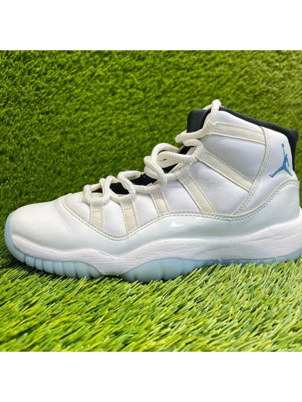 Nike Air Jordan 11 Retro Boys Size 6Y White Blue Athletic Leather Shoes Sneakers